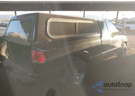 2001 GMC Sonoma Sl z USA, uszkodzony, nr VIN 1GTCS19W718190841